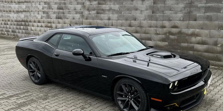 Dodge Challenger 5.7 V8 HEMI SHAKER na 12, 24 či 48 hod.