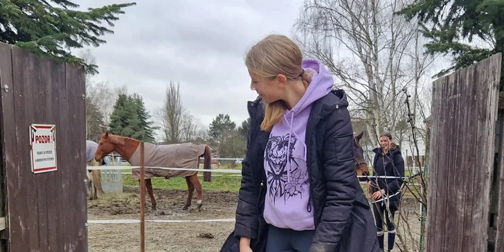 Procházka s rozkošnou kozou Lízou pro celou rodinu: 30 minut procházky i pasení