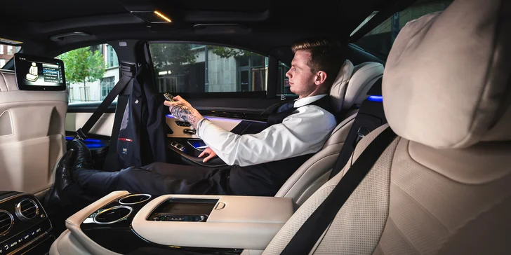 Zapůjčení luxusního Mercedesu Benz S560 Long: 12 či 24 hod. i celý víkend