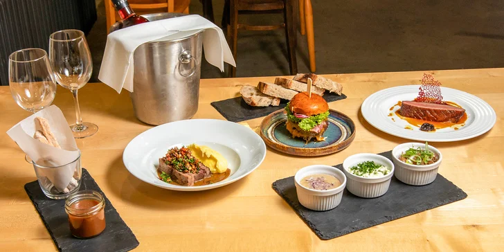 3- nebo 5chodové menu i lahev vína pro 2 osoby: rillettes, hovězí konfit, burger i churros