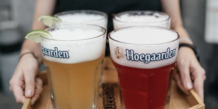 Koktejl dle výběru, Hoegaarden i slané dobroty s výhledem na Vltavu