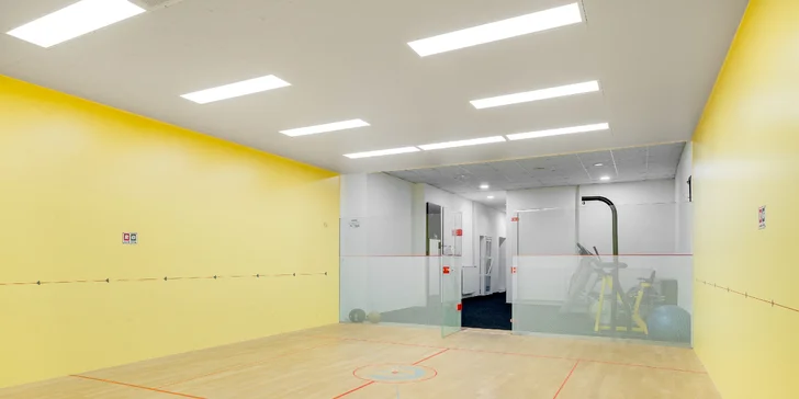 Jednorázové vstupy i permanentka do gymu nebo 60-120 min. ricochet