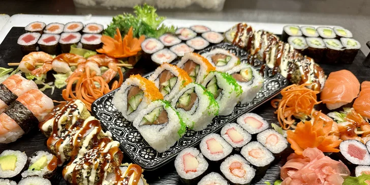 Sushi sety s 40, 52 nebo 74 kousky maki, nigiri i grilovaných rolek