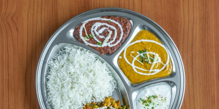 Indické tříchodové menu pro dva: vegetariánské speciality nebo menu s kuřecím masem