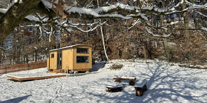 Netradiční pobyt s výhledem na Ještěd: luxusní maringotka až pro 3 osoby