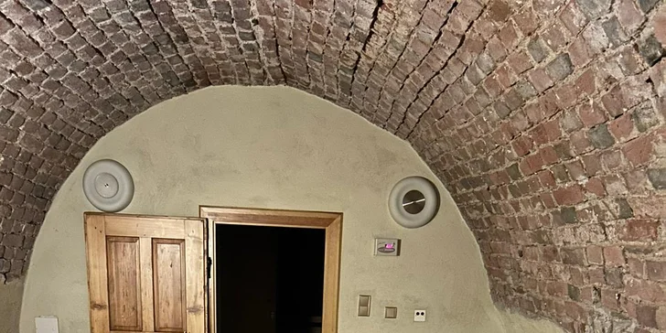 Božská relaxace: thajská relaxační a Bali masáž celého těla včetně párové varianty se saunou a sektem
