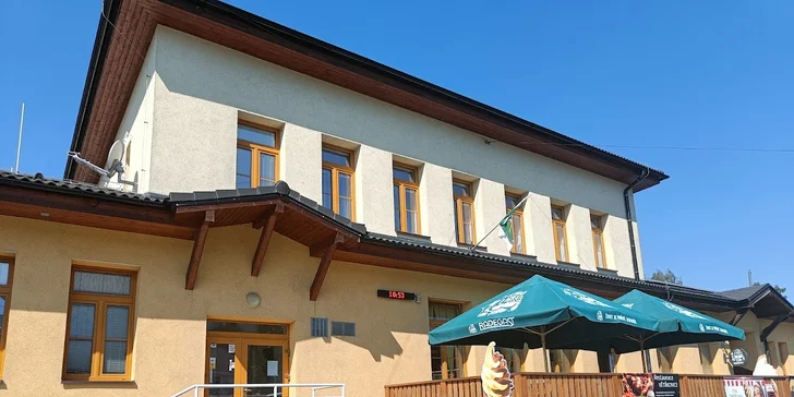 Pizza s plněnými okraji nebo calzone dle vlastního výběru