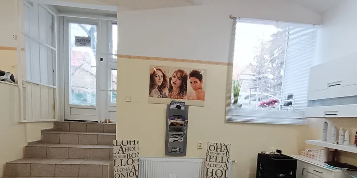 Dámský střih a možnost regenerace, barvení nebo melíru pro všechny délky vlasů