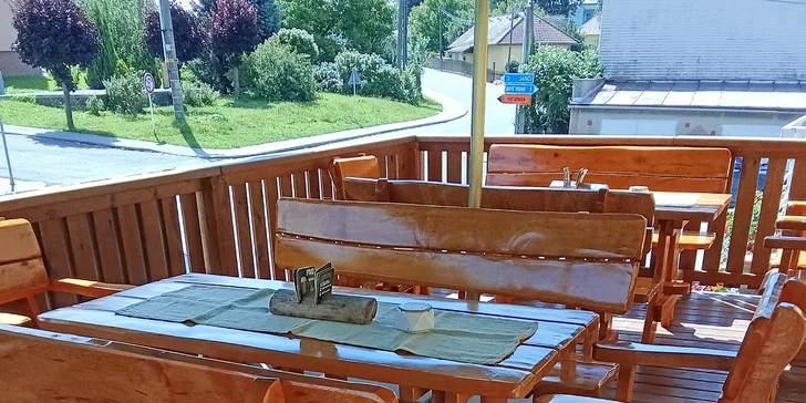 Pizza s plněnými okraji nebo calzone dle vlastního výběru
