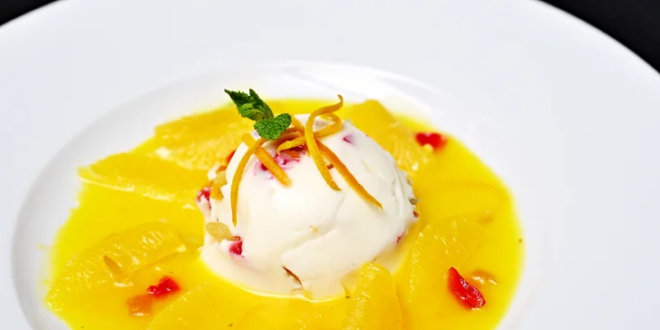 4chod. menu s výhledem na Prahu: losos, modrohlav, srnčí, panna cotta a prosecco