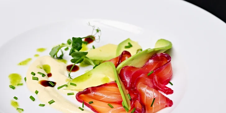4chod. menu s výhledem na Prahu: losos, modrohlav, srnčí, panna cotta a prosecco