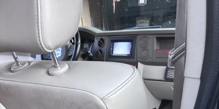 Čištění textilního či koženého interiéru: varianty pro osobní auta i SUV