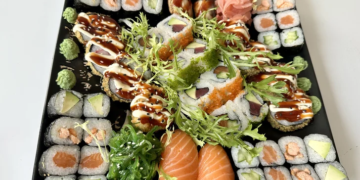 Sushi sety s 40, 52 nebo 74 kousky maki, nigiri i grilovaných rolek