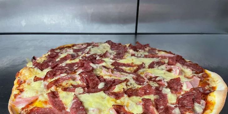 Pizza pro 1 i 2 osoby: 11 různých příchutí od salámové po kohoutí na smetaně