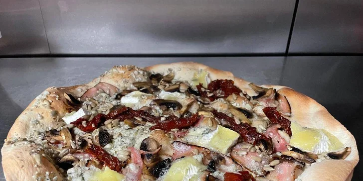 Pizza pro 1 i 2 osoby: 11 různých příchutí od salámové po kohoutí na smetaně
