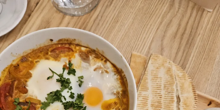 Brunch pro jednoho nebo pro dva, svačina či svařák v centru Karlových Varů