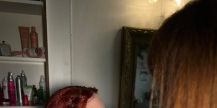 Prodloužení řas metodou volume či hybrid i slavnostní líčení a vlasový styling