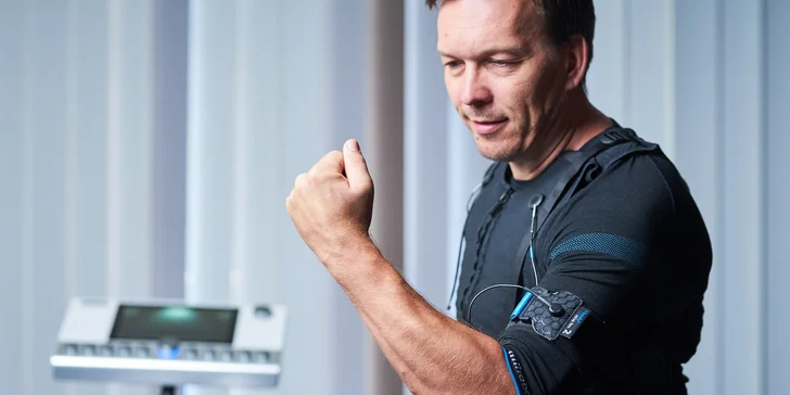 EMS vstupní terapie včetně fyzio vyšetření nebo klasická masáž celého těla