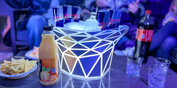 Soukromá párty přímo na náplavce: pronájem salonku pro 5–60 osob, karaoke, občerstvení