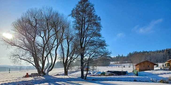Jako na šlechtickém sídle: pobyt na Lipně, snídaně, panoramatická sauna i privátní vířivka