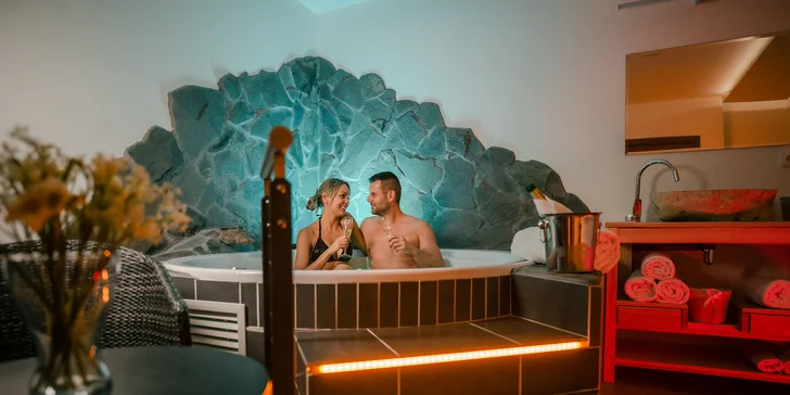 120 min. privátního wellness a spa pro 2 osoby: sauna, vířivka a relax zóna