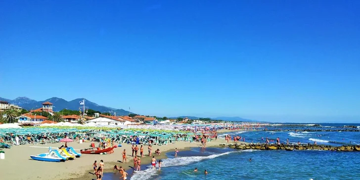 Italská dovolená v oblasti mezi Ligurií a Toskánskem: apartmány s kuchyňkou, venkovní bazény