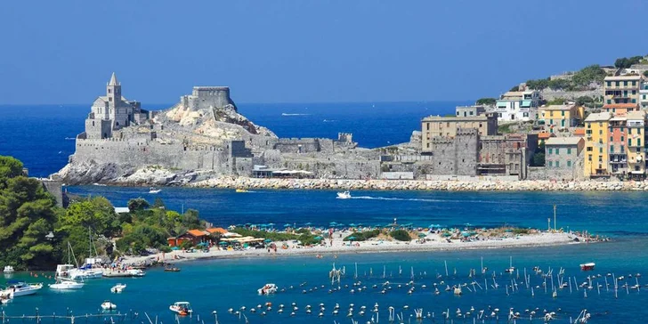 Italská dovolená v oblasti mezi Ligurií a Toskánskem: apartmány s kuchyňkou, venkovní bazény