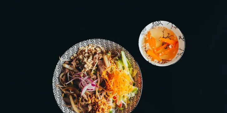 Voucher na 500 nebo 1 000 Kč na cokoliv v asijské restauraci Nón Lá
