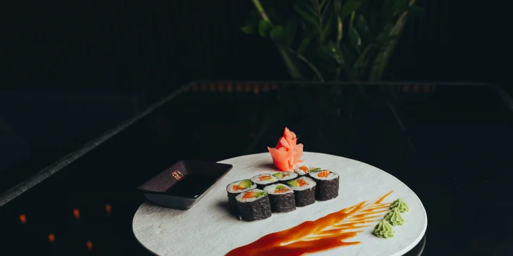 Voucher na 500 nebo 1 000 Kč na cokoliv v asijské restauraci Nón Lá