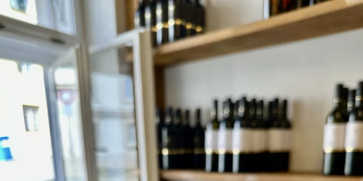Pobyt v Mikulově se snídaní nebo jednou večeří i voucher na degustaci vín a lahev vína