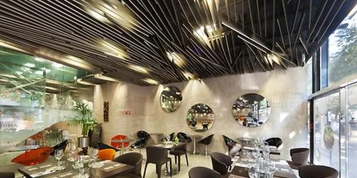 Asijská 9chodová degustace v Café Buddha pro dva
