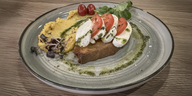 Čtyřchodové menu pro 2 osoby: topinka, kulajda, panenka nebo kuřecí a lívance