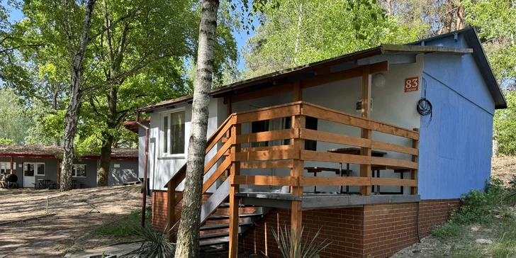 Parádní rodinná dovolená: domky nebo pokoje u jezerní pláže, snídaně i polopenze, wellness