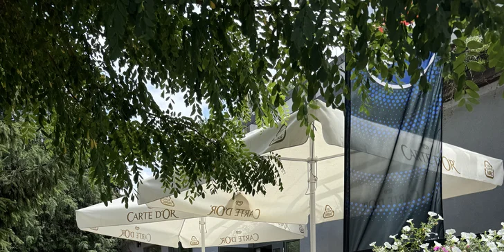 Parádní rodinná dovolená: domky nebo pokoje u jezerní pláže, snídaně i polopenze, wellness