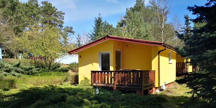 Parádní rodinná dovolená: domky nebo pokoje u jezerní pláže, snídaně i polopenze, wellness