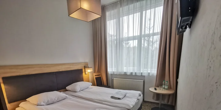 Parádní rodinná dovolená: domky nebo pokoje u jezerní pláže, snídaně i polopenze, wellness