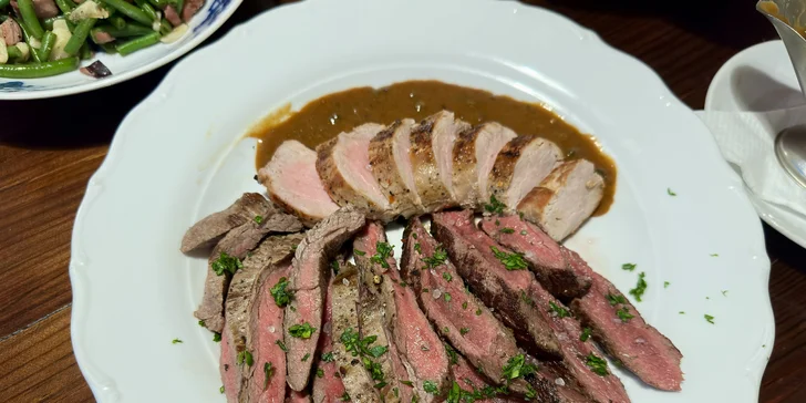 Masová hostina pro 2-4 osoby: steak z hovězího, klokaní svíčkové i vepřové panenky