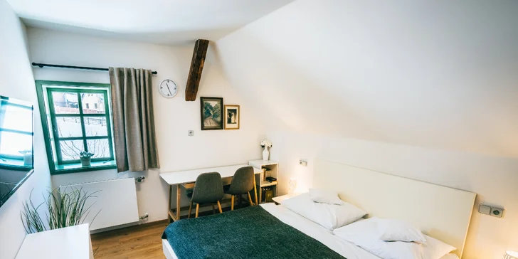 Jako na šlechtickém sídle: pobyt na Lipně, snídaně, panoramatická sauna i privátní vířivka
