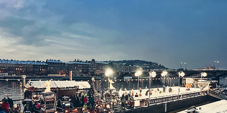 Kluziště přímo na lodi na Náplavce: 90 min. bruslení do 17:00 nebo kdykoliv