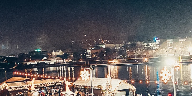 Kluziště přímo na lodi na Náplavce: 90 min. bruslení do 17:00 nebo kdykoliv