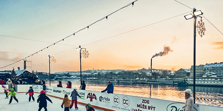 Kluziště přímo na lodi na Náplavce: 90 min. bruslení do 17:00 nebo kdykoliv