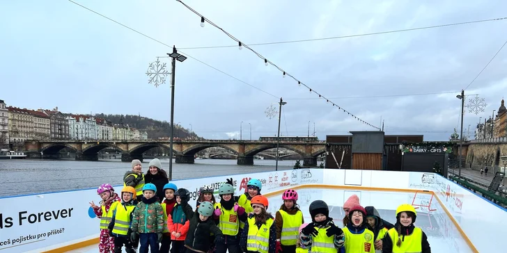 Kluziště přímo na lodi na Náplavce: 90 min. bruslení do 17:00 nebo kdykoliv