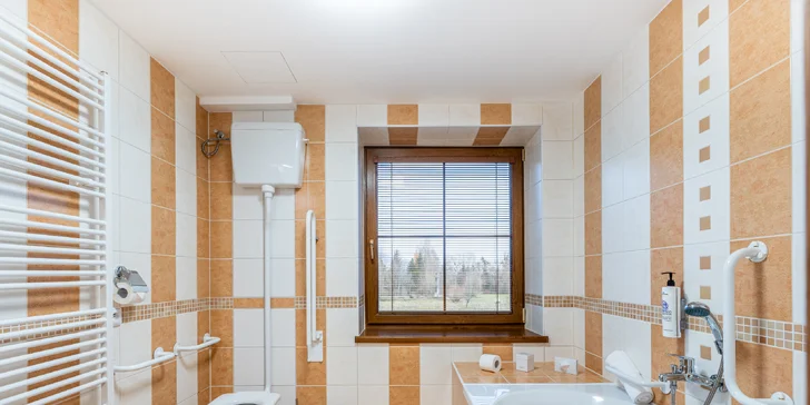 Penzion v podhůří Beskyd: snídaně, sleva na wellness, bobovou dráhu i golf, v zimě lyžování