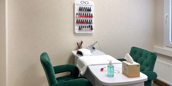 Krásné ruce: manikúra s parafínovým zábalem i aplikace CND shellacu nebo CND plexigelu