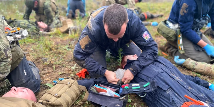 Celodenní kurz první pomoci nebo bojové medicíny pro 1 osobu