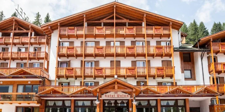 Zimní dovolená v italském středisku Folgarida-Marilleva: hotel u spodní stanice lanovky a polopenze