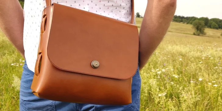 Kurz výroby malé kožené dámské kabelky nebo střední pánské tašky messenger