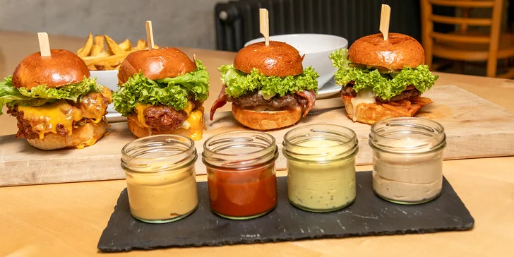 Hovězí i kuřecí miniburgery s přílohami pro 2 nebo 4 osoby: restaurace v areálu Landek parku