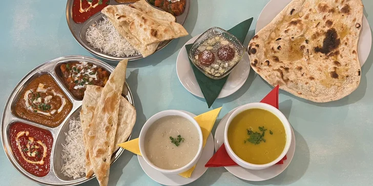 4chodové indické menu pro dva: variace předkrmů, polévka, kuřecí talíř Thali i dezert
