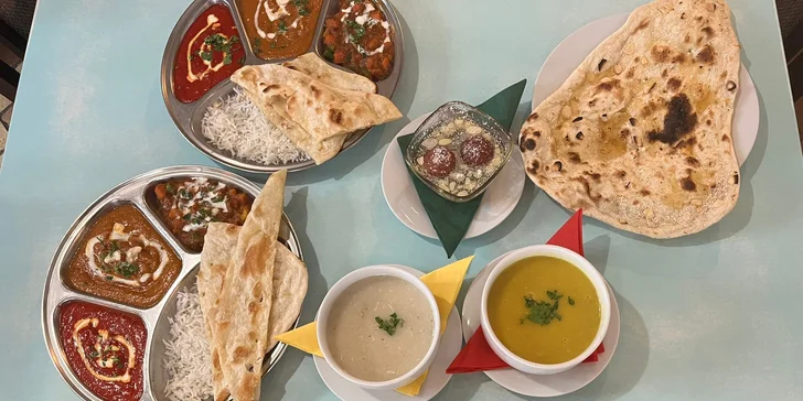 4chodové indické menu pro dva: variace předkrmů, polévka, kuřecí talíř Thali i dezert